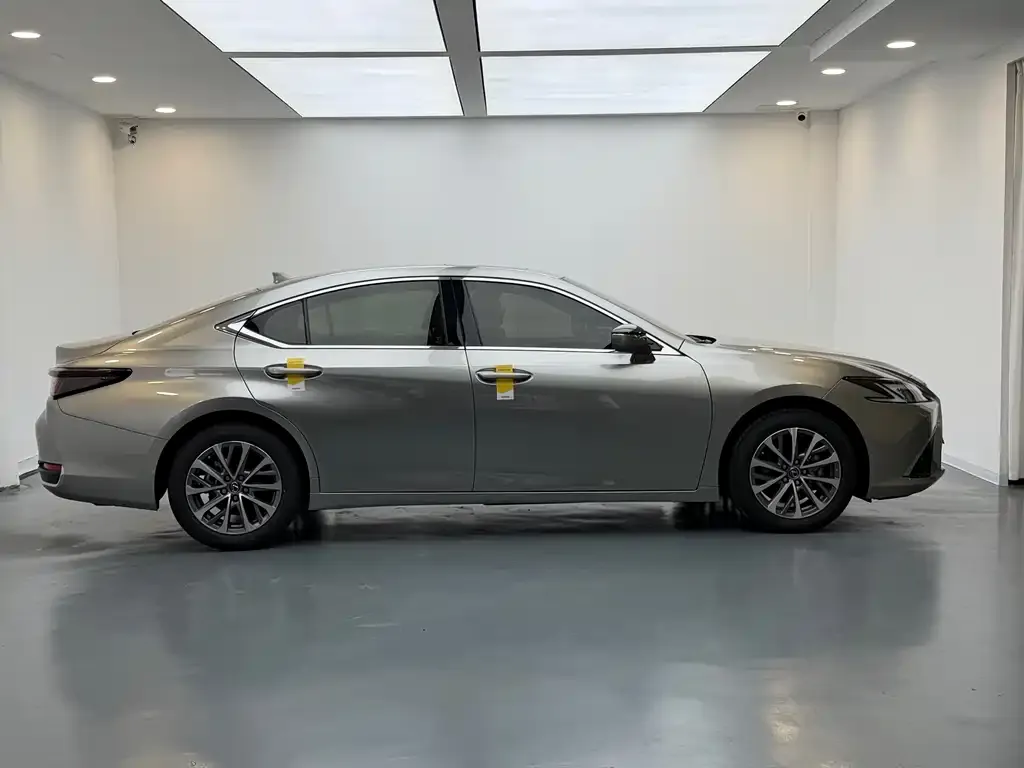 Lexus ES — фото 3