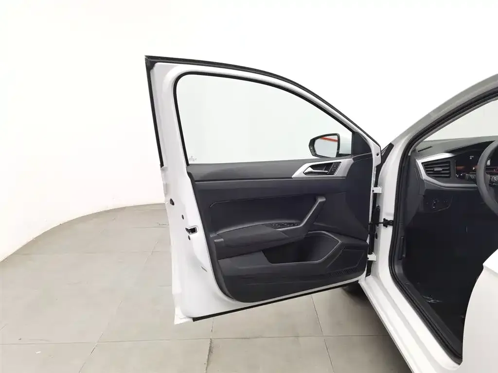 Volkswagen Polo 2023 из CN, фото 4