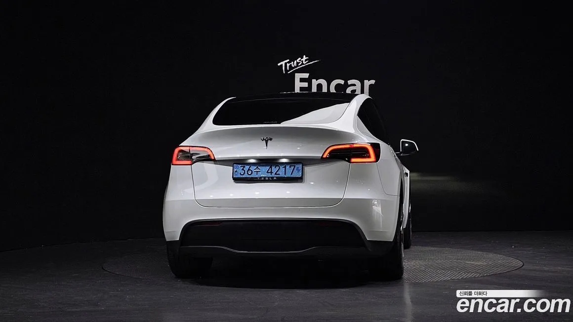 Tesla Model Y 2023 из KR, фото 2