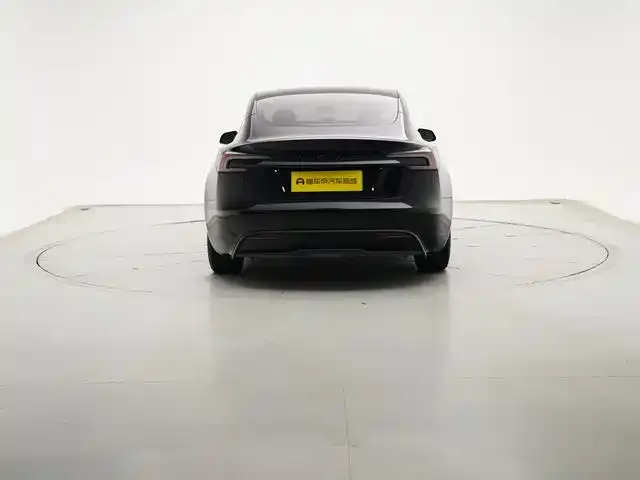 Tesla Model 3 — фото 6