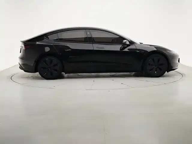 Tesla Model 3 — фото 4