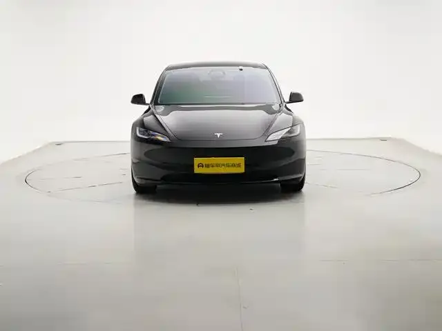 Tesla Model 3 — фото 8