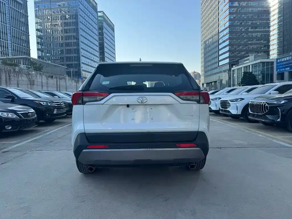 Toyota RAV4 2024 из CN, фото 9