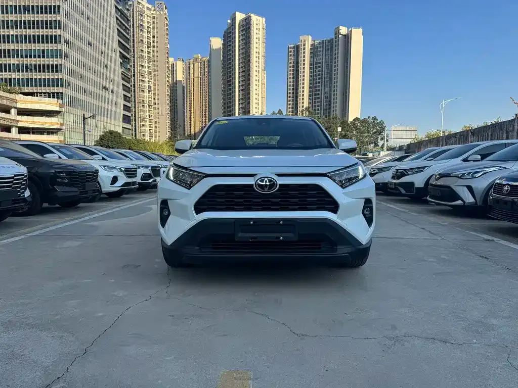 Toyota RAV4 2024 из CN, фото 3