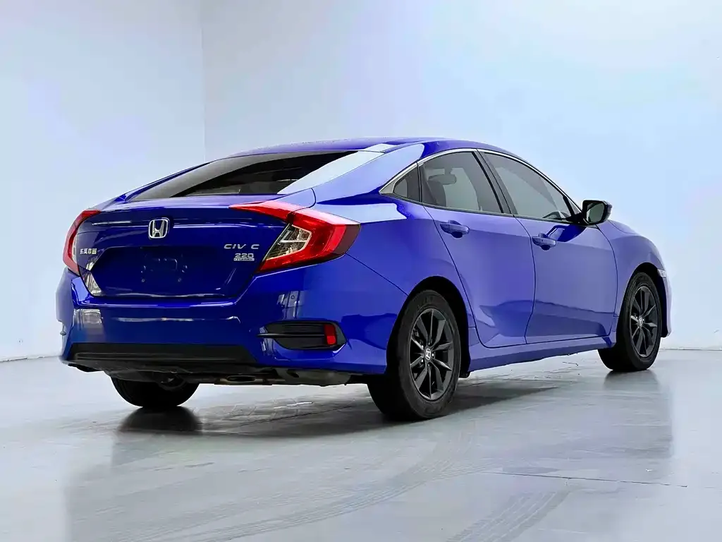 Honda Civic — фото 8