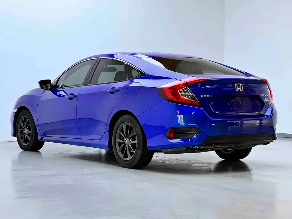 Honda Civic — фото 4