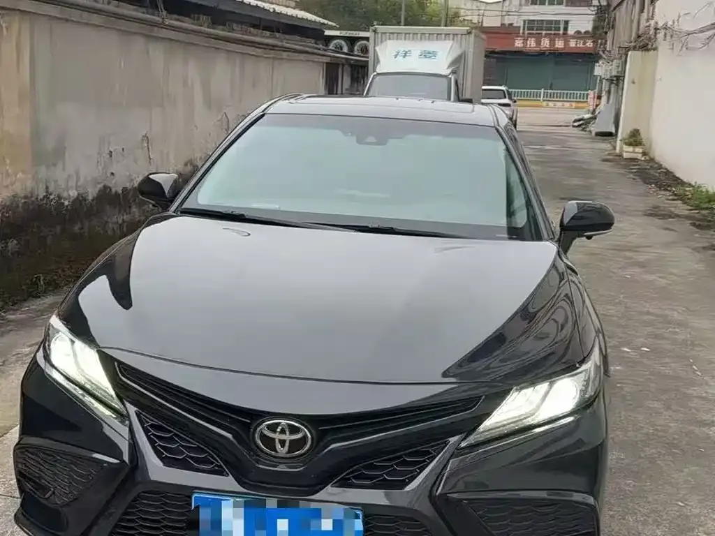 Toyota Camry 2023 из CN, фото 1
