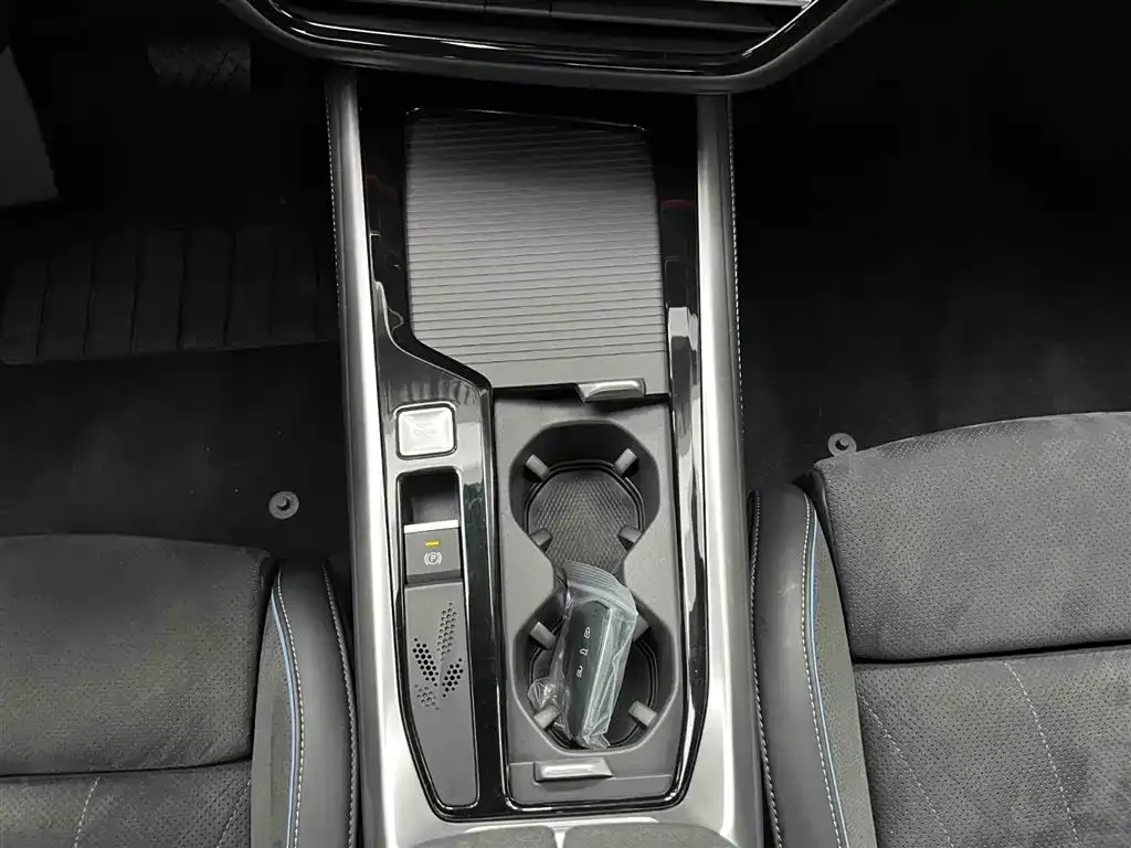 Volkswagen Passat — фото 10
