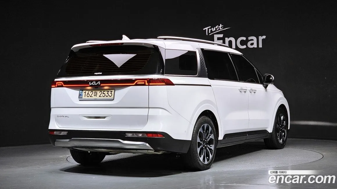 Kia Carnival — фото 3