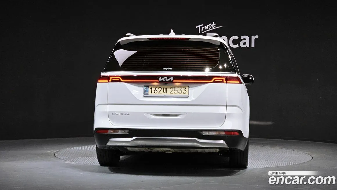 Kia Carnival — фото 10