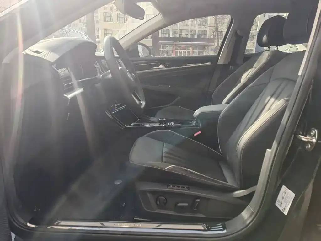 Volkswagen Passat 2024 из CN, фото 3