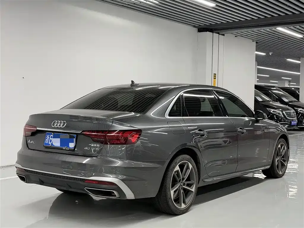Audi A4L — фото 10