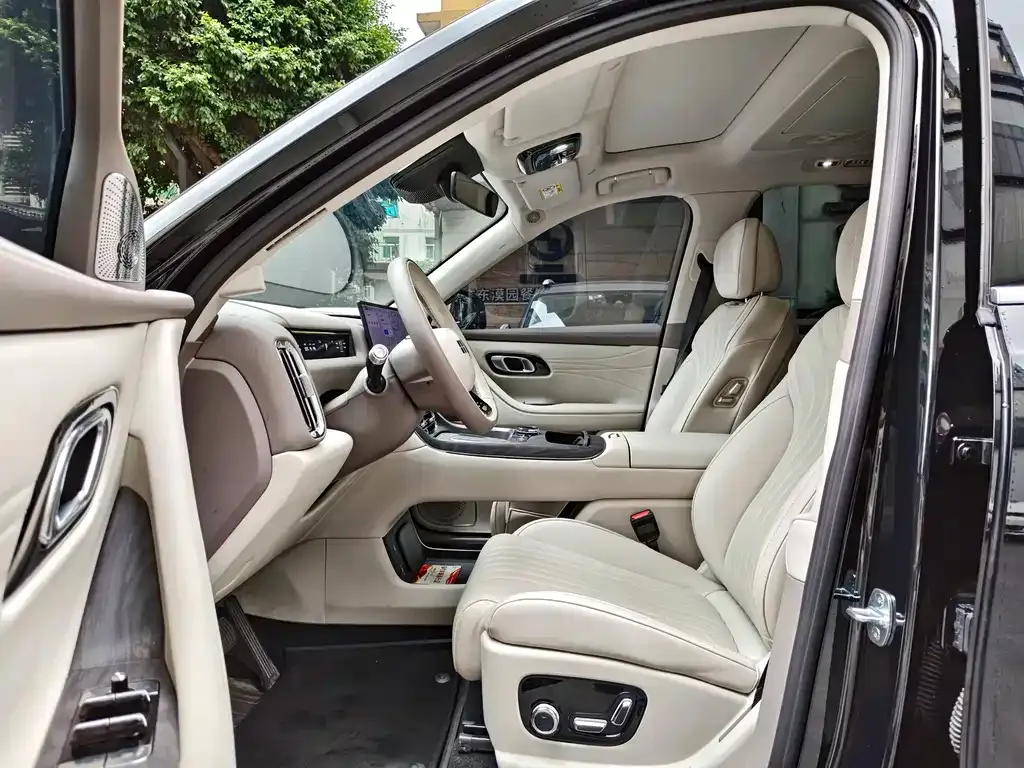 Geely Galaxy M9 — фото 2