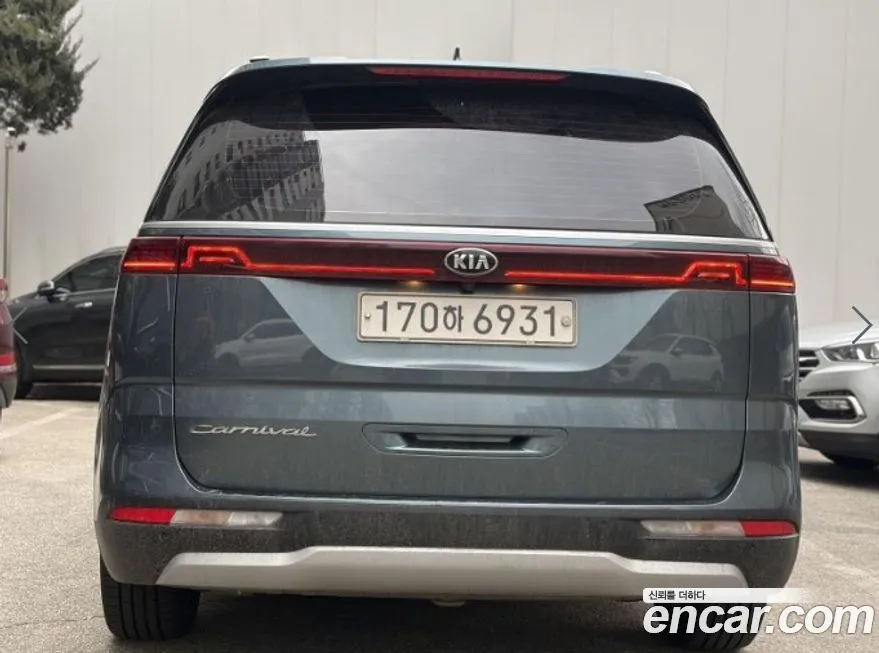 Kia Carnival — фото 10