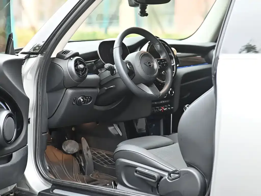 MINI Cooper (3-door) 2023 из CN, фото 5