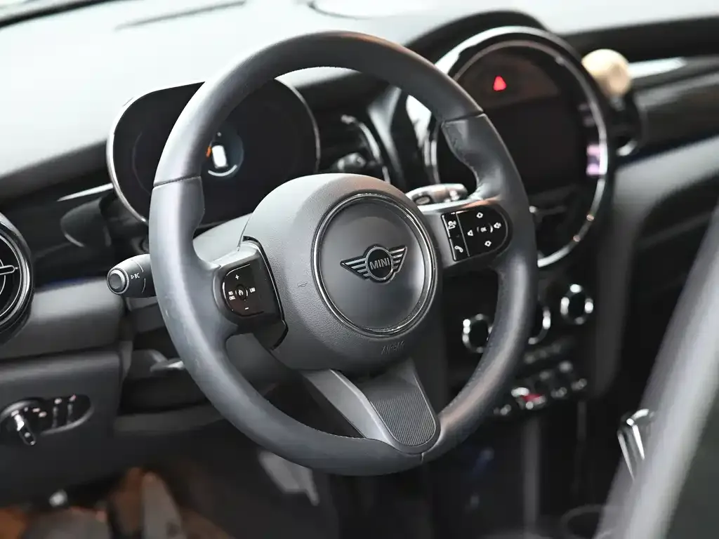 MINI Cooper (3-door) 2023 из CN, фото 10