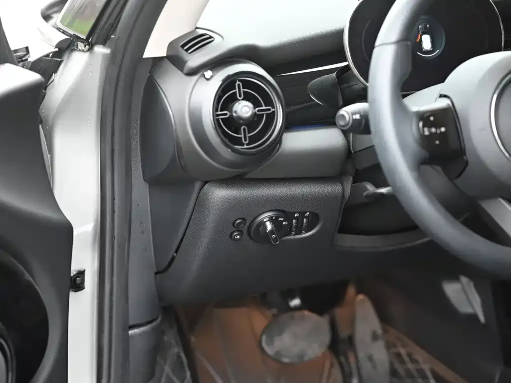 MINI Cooper (3-door) 2023 из CN, фото 8