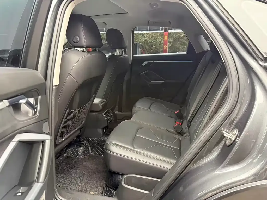 Audi Q3 2023 из CN, фото 2