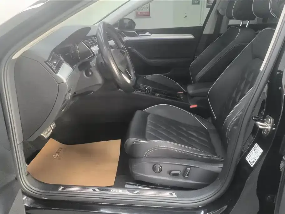 Volkswagen Magotan GTE PHEV 2023 из CN, фото 10