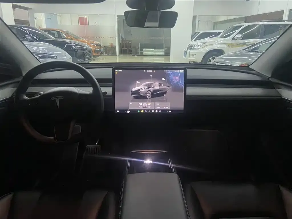 Tesla Model Y — фото 7
