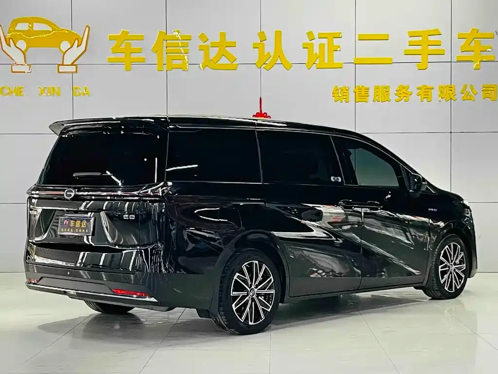 GAC Motor E8 Hybrid — фото 3