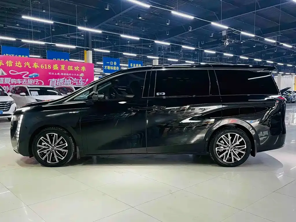 GAC Motor E8 Hybrid — фото 6