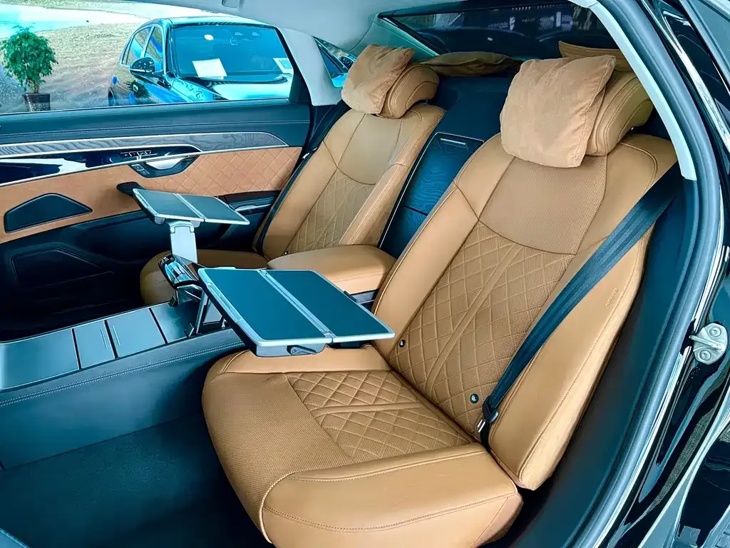 Audi A8 — фото 7
