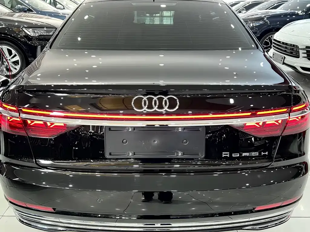 Audi A8 — фото 5