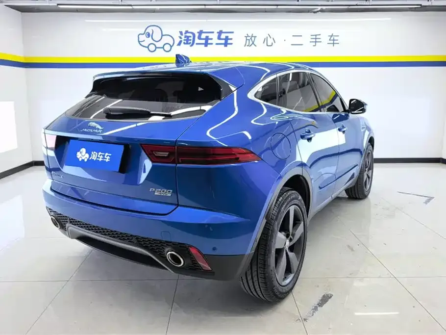 Jaguar E-PACE — фото 5
