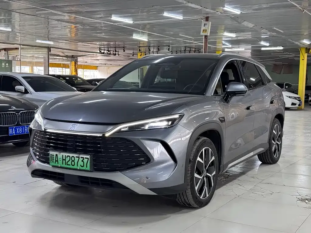 BYD L DM-i — фото 1