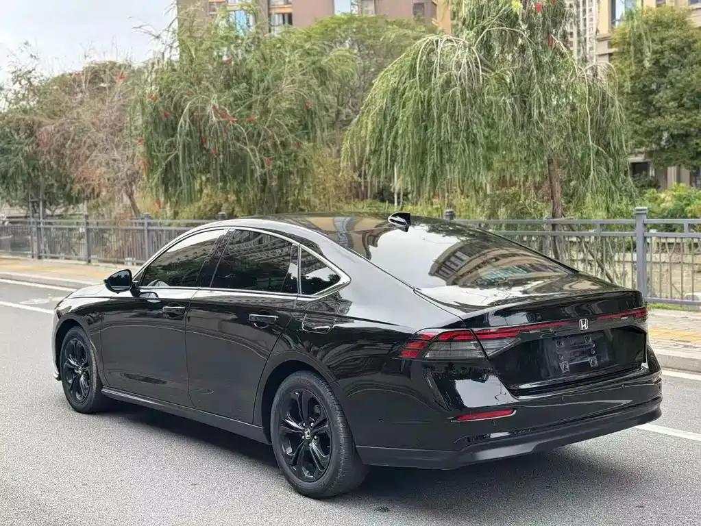 Honda Accord — фото 10