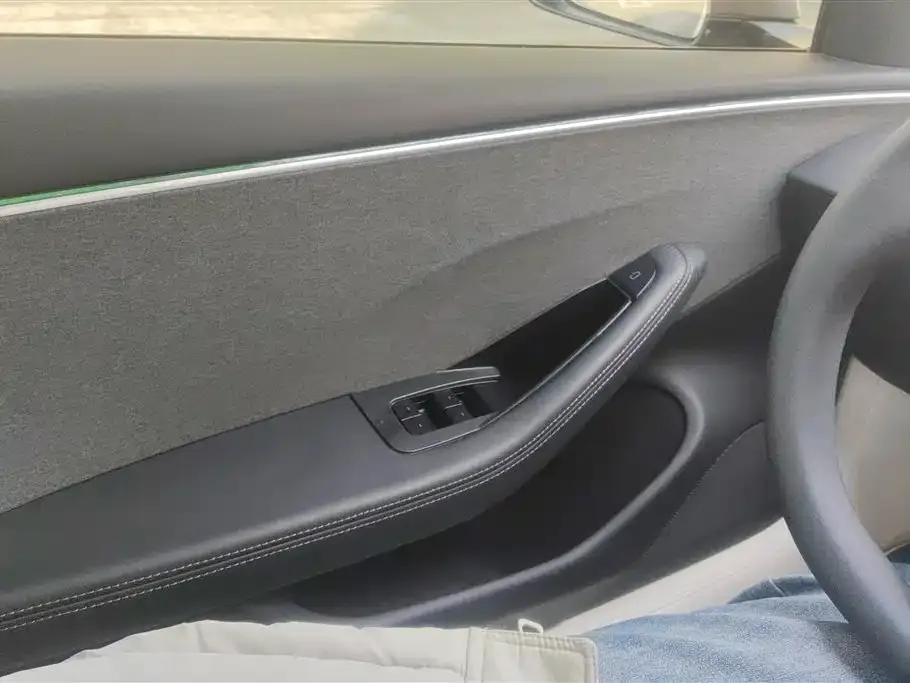 Tesla Model 3 — фото 3