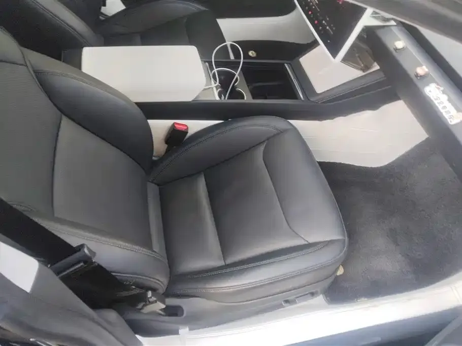 Tesla Model 3 — фото 10