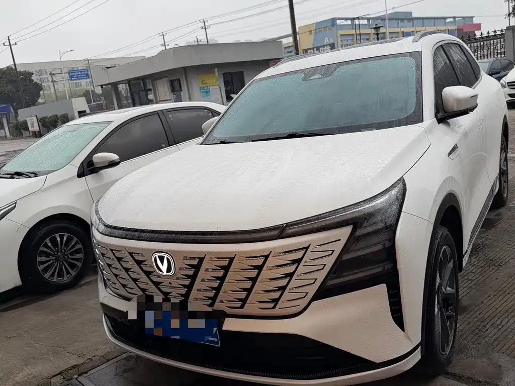 Changan CS75PLUS — фото 1
