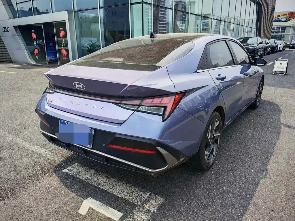 Hyundai Elantra — фото 9