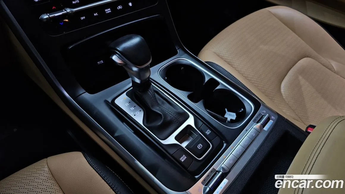 Kia Carnival — фото 10