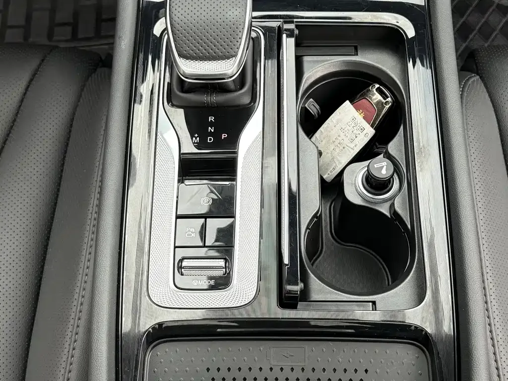 Hongqi H5 2025 из CN, фото 4