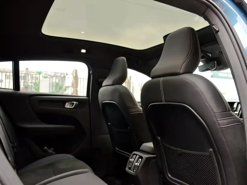 Volvo C40 2022 из CN, фото 3