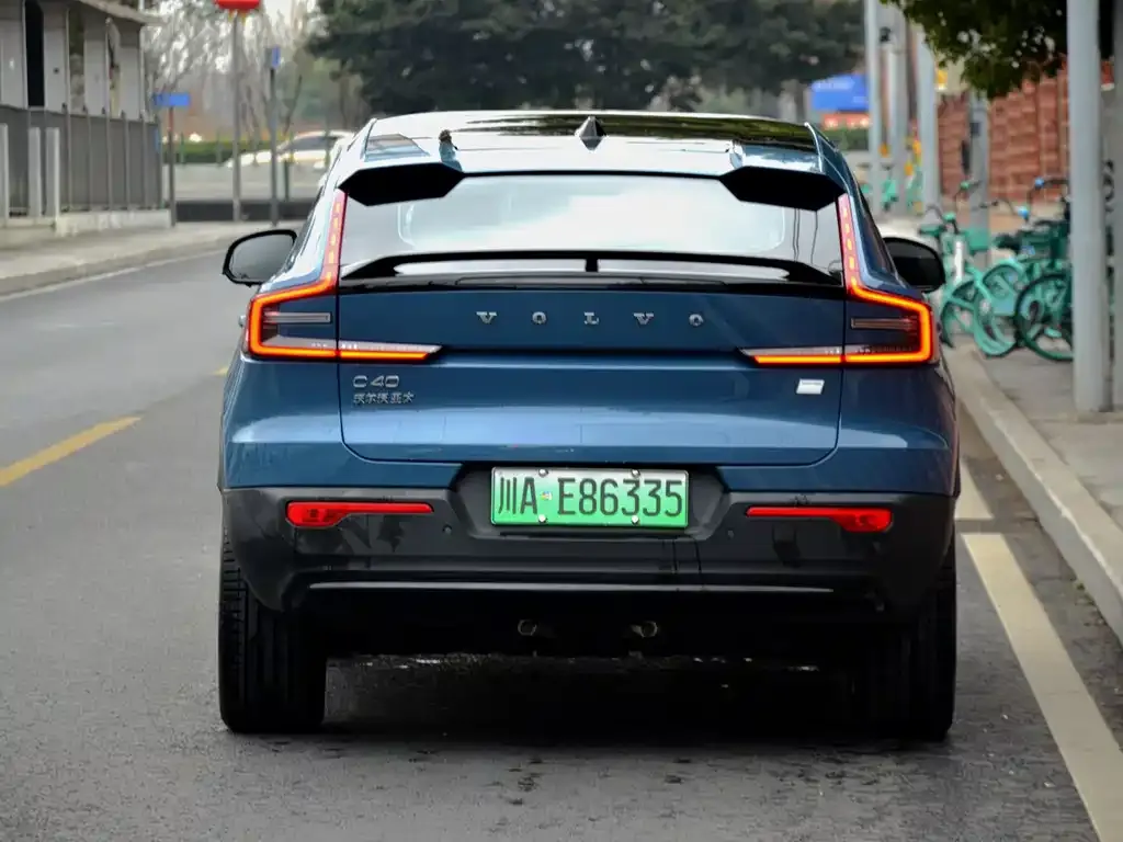 Volvo C40 2022 из CN, фото 2