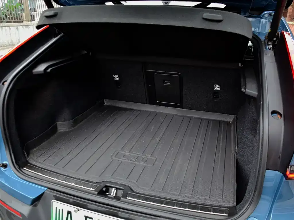 Volvo C40 2022 из CN, фото 4