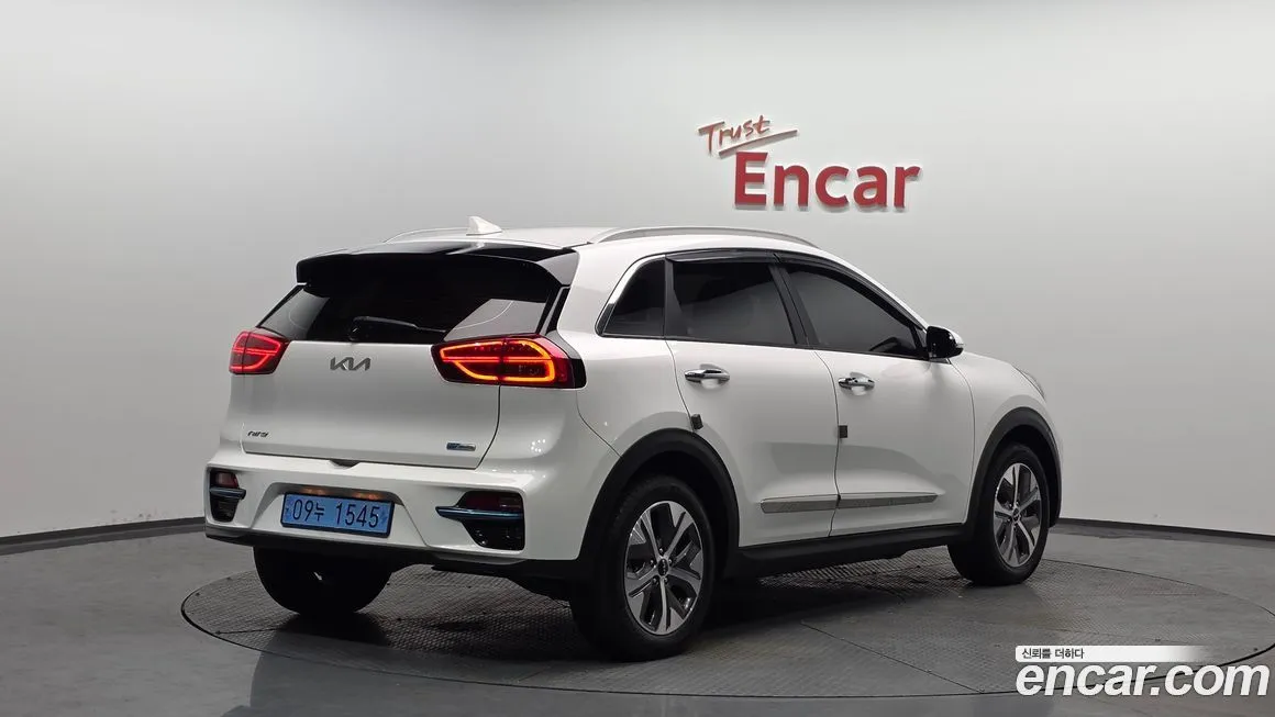 Kia Niro — фото 10