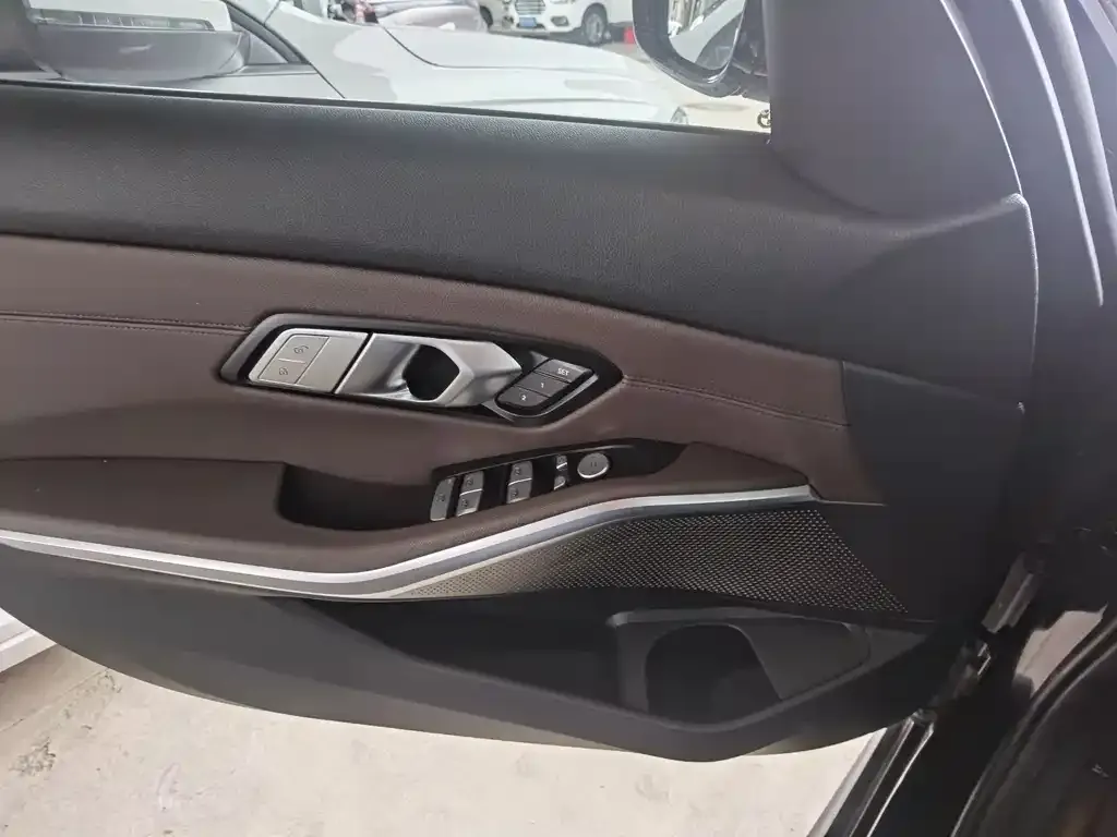 BMW 3 Series 2021 из CN, фото 8