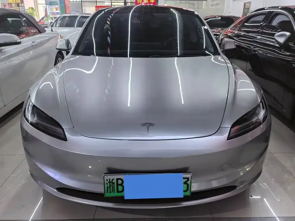 Tesla Model 3 — фото 10