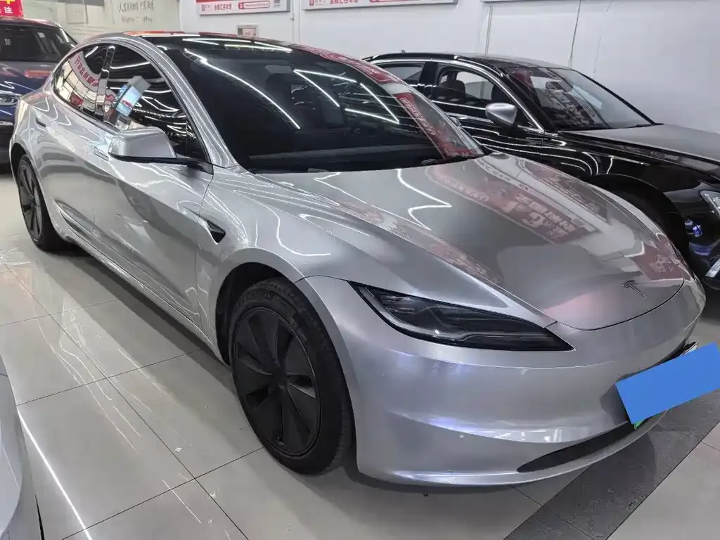 Tesla Model 3 — фото 9
