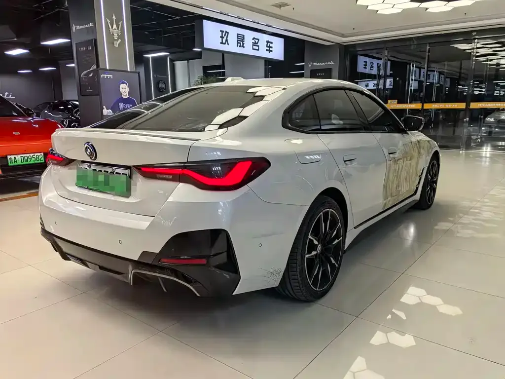 BMW i4 2023 из CN, фото 3