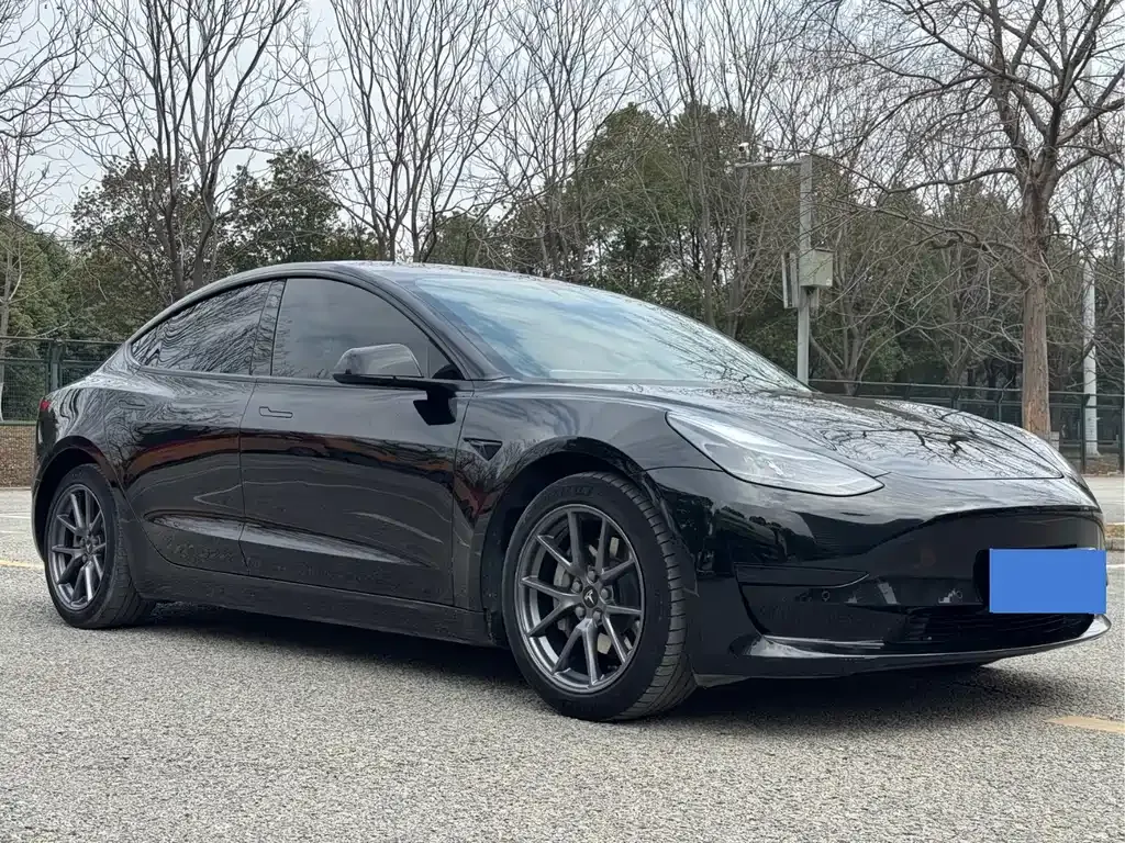Tesla Model 3 — фото 9