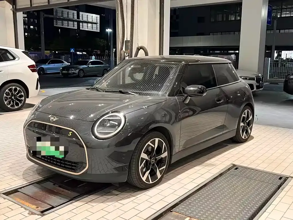 MINI Cooper EV — фото 1