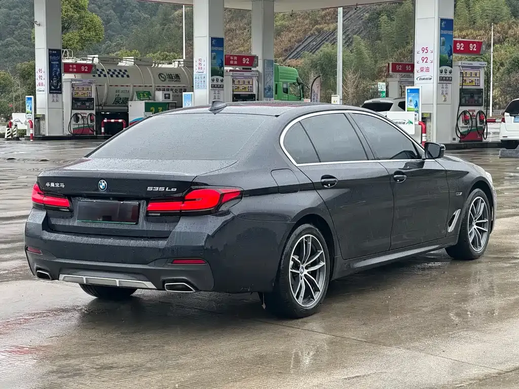 BMW 5 Series New Energy — фото 10