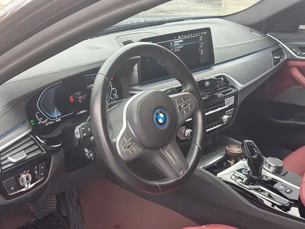 BMW 5 Series New Energy — фото 8