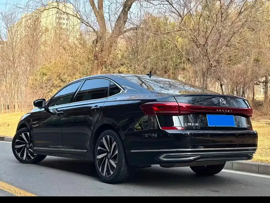 Volkswagen Passat — фото 7